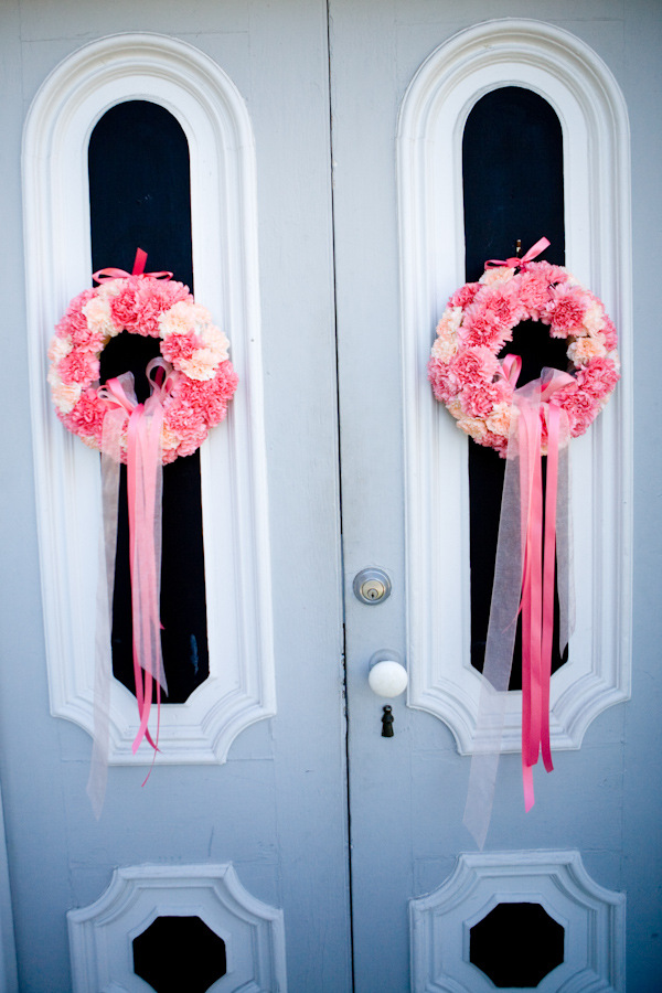 real wedding- wreath photo by Seattle photographers La Vie Photography